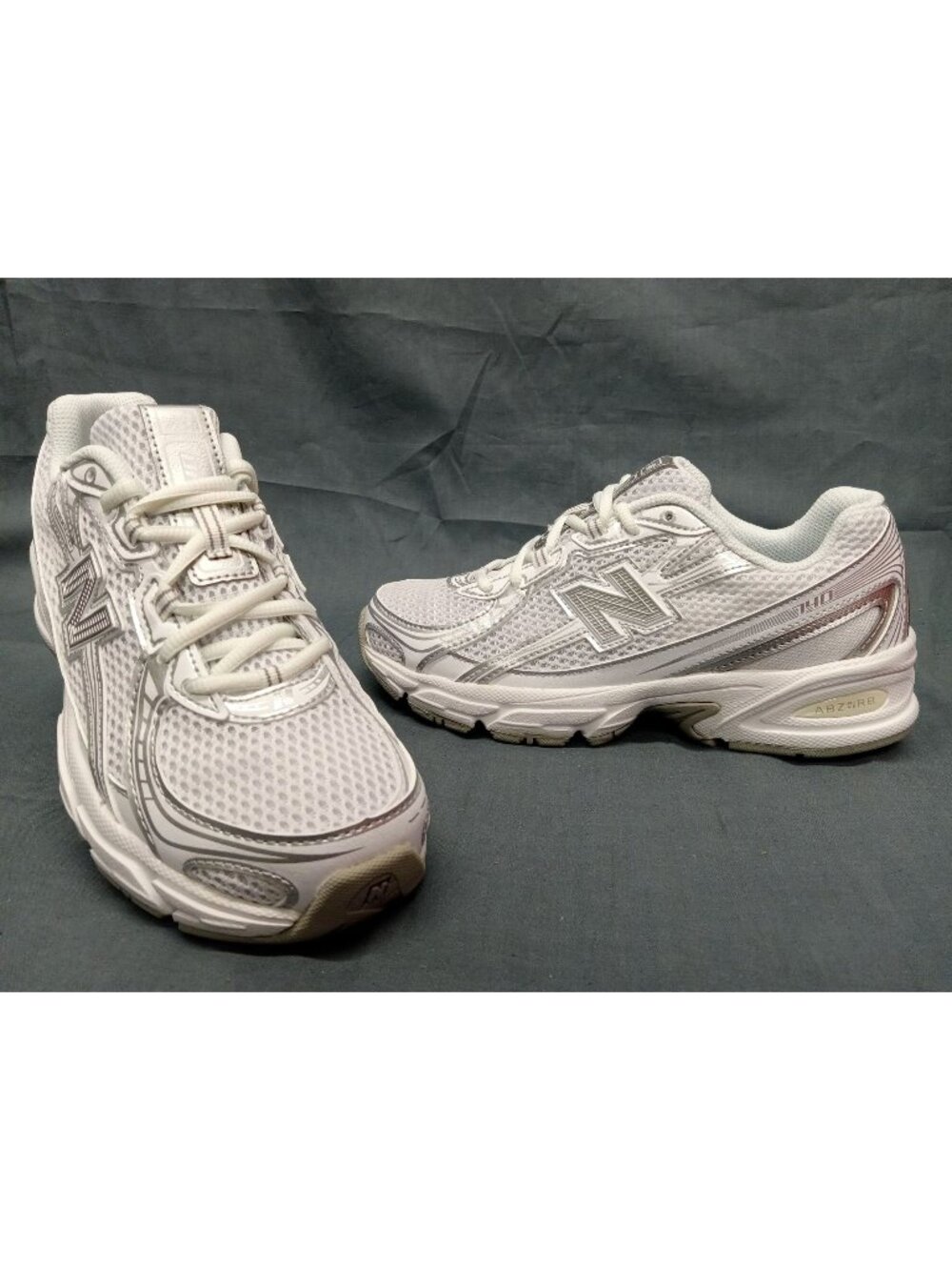 New Balance 740 Lace (GS) Sneaker GR740WM White Grey Boys Size 5 NEW NO BOX!